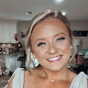 Meet your Posher, Becca